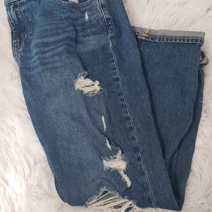 Mid rise boyfriend jean